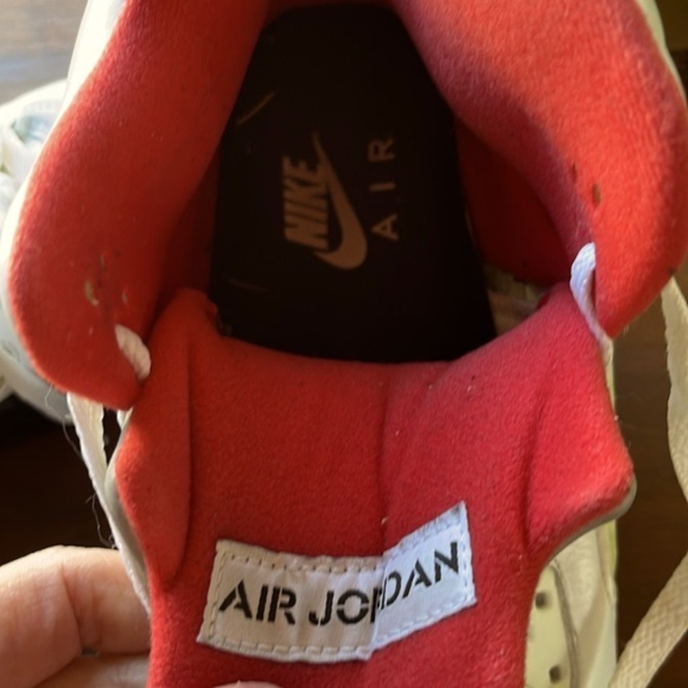 Nike AirJordan 5 - Picture 6 of 8